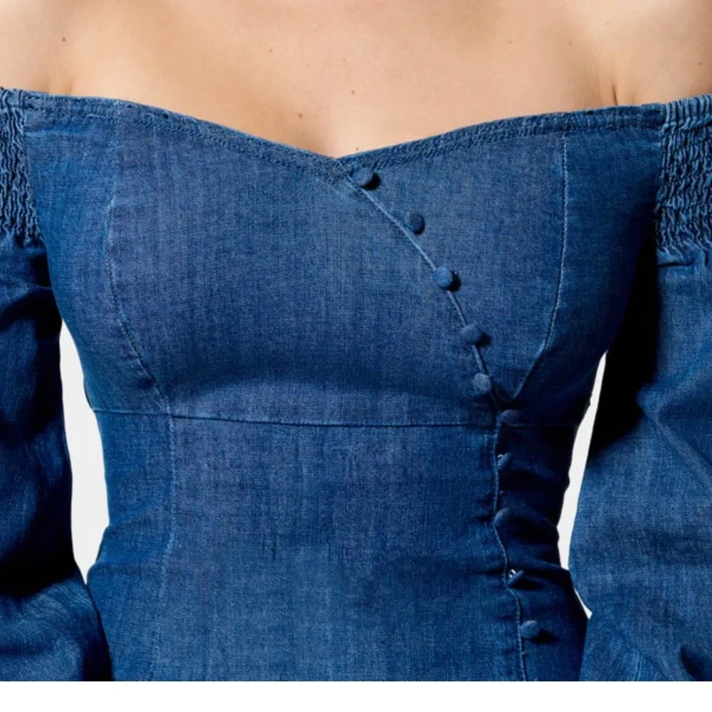 bebe Off-Shoulder Long Sleeve Denim Dress in Blue - Picture 4 of 9